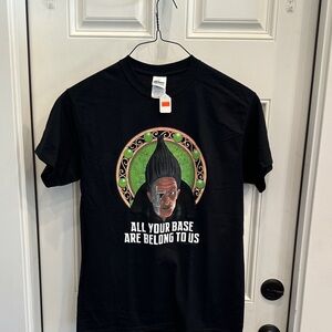 NWTGildan Black T-Shirt with Graphic Design